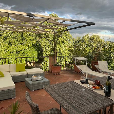 루카 La Terrazza Fra Le Torri 아파트 외부 사진