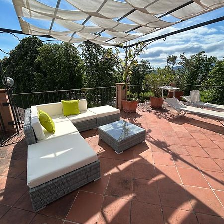 루카 La Terrazza Fra Le Torri 아파트 외부 사진