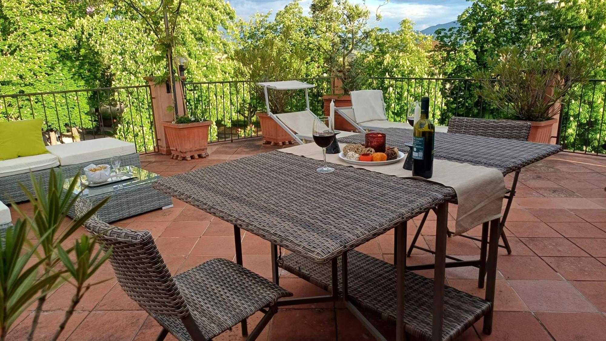 루카 La Terrazza Fra Le Torri 아파트 외부 사진