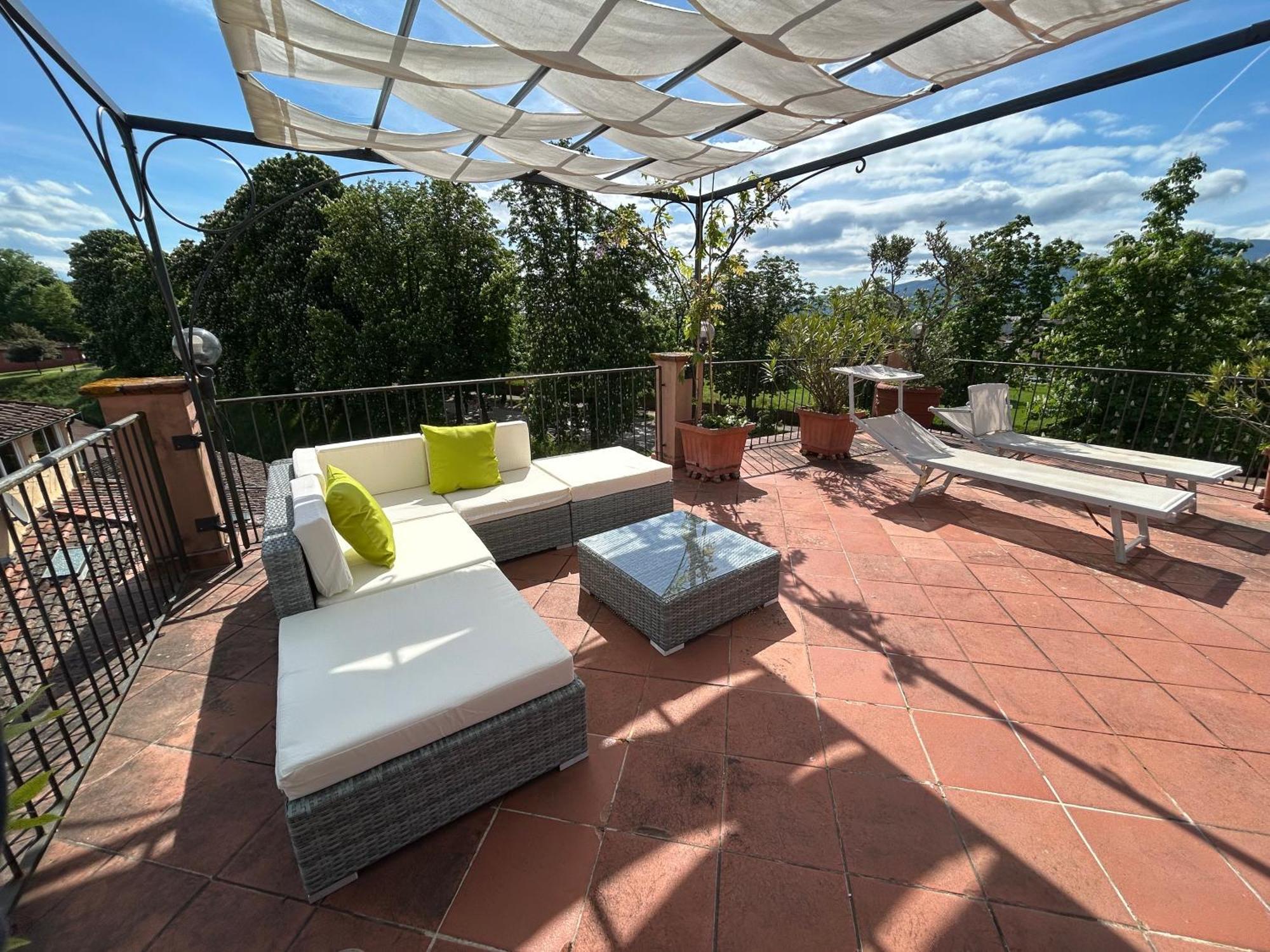 루카 La Terrazza Fra Le Torri 아파트 외부 사진