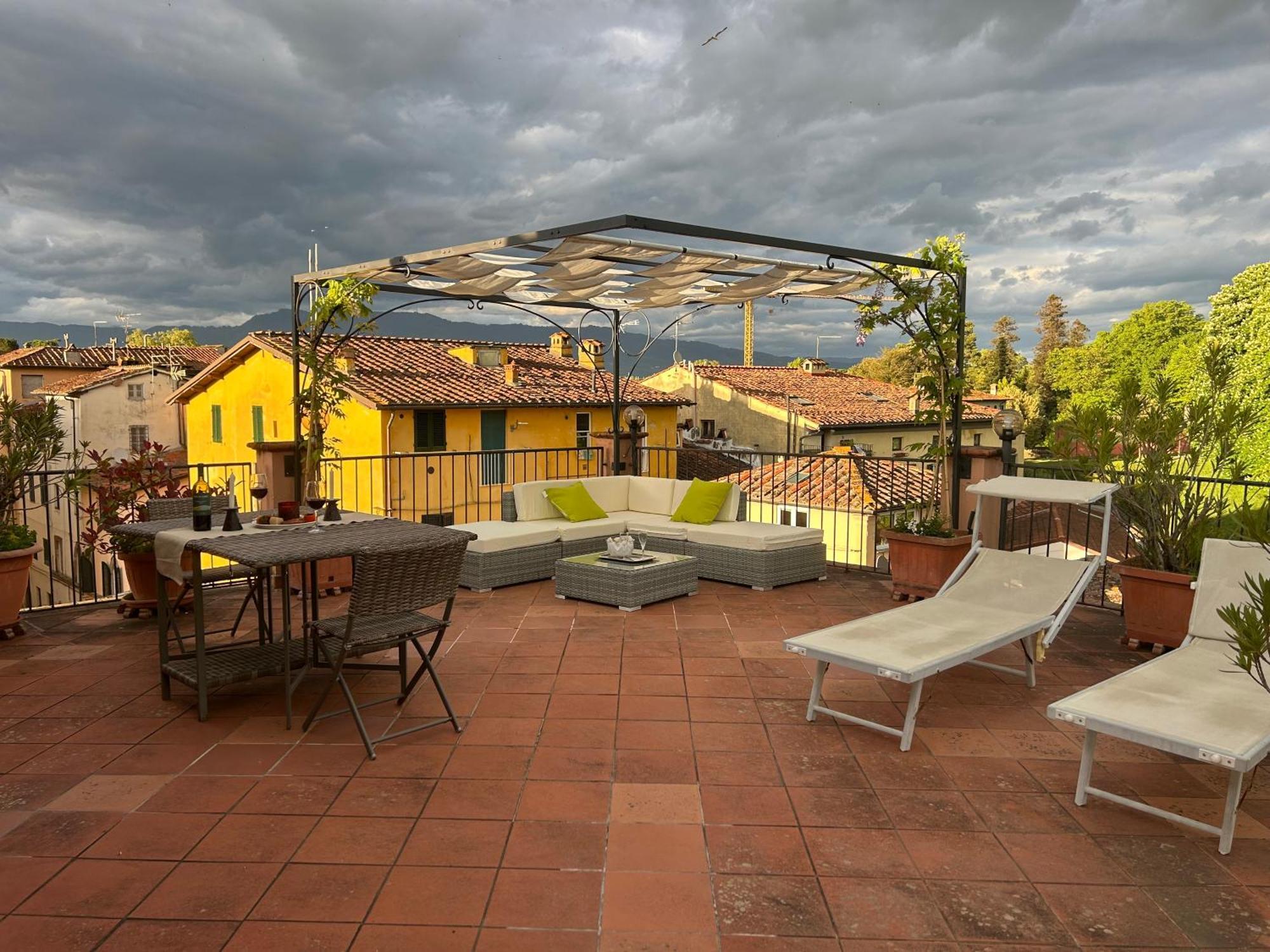 루카 La Terrazza Fra Le Torri 아파트 외부 사진