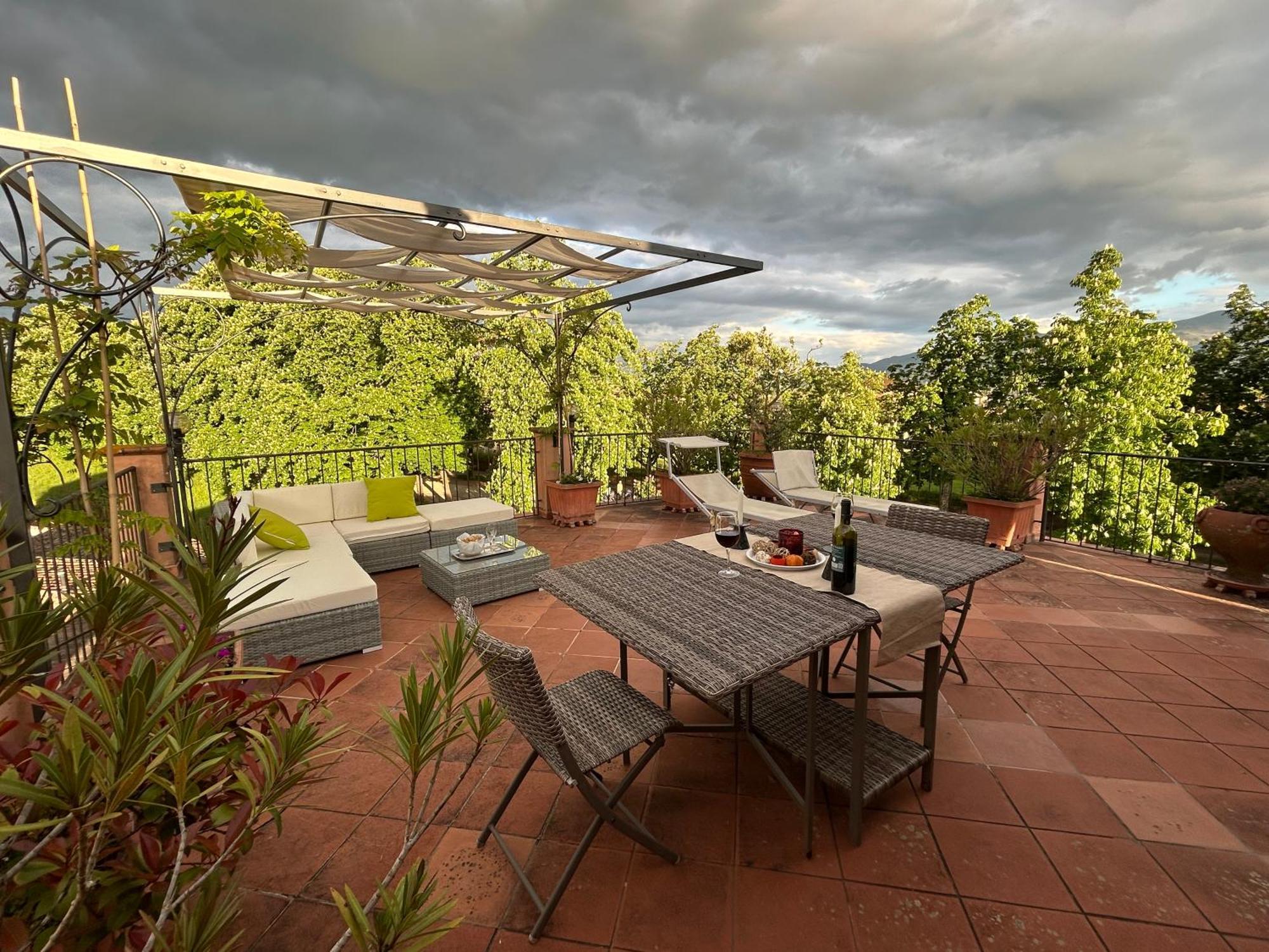 루카 La Terrazza Fra Le Torri 아파트 외부 사진